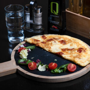 Omleta cu Salam Picant si Mozzarella